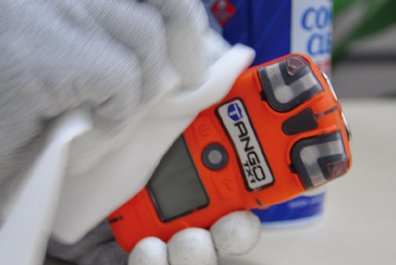 如何清洁气体检测仪